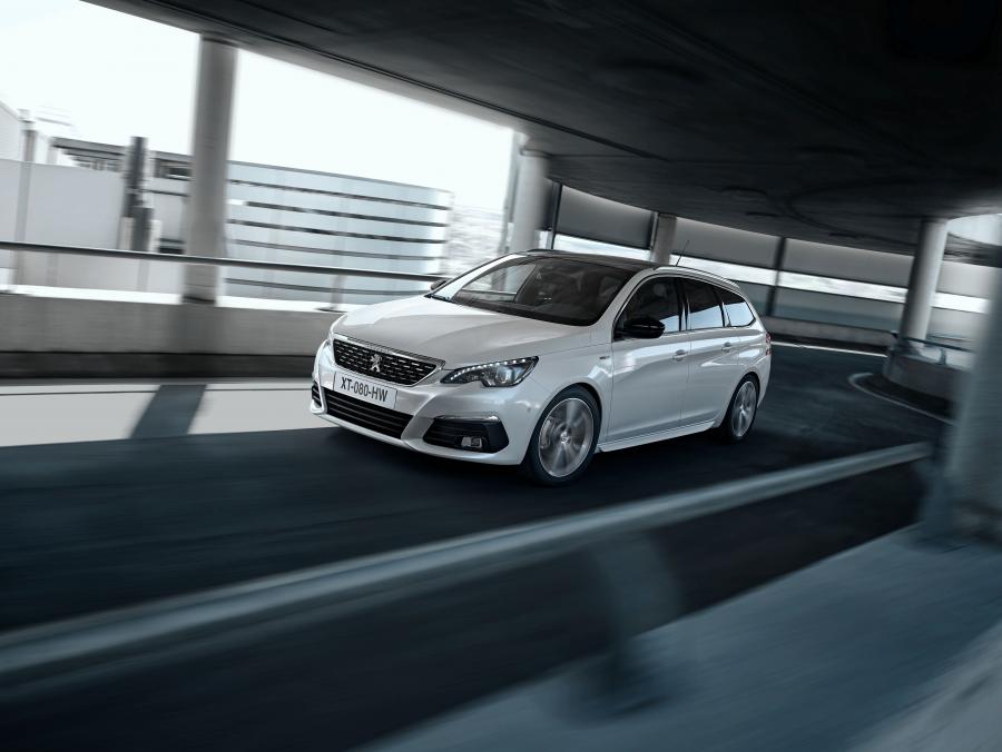  Peugeot 308 SW GT Line 2017 года  (WW) (фото 4 из 10)